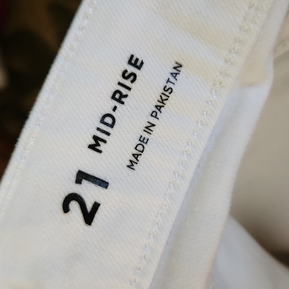 Arizona white jean shorts - Picture 7 of 7